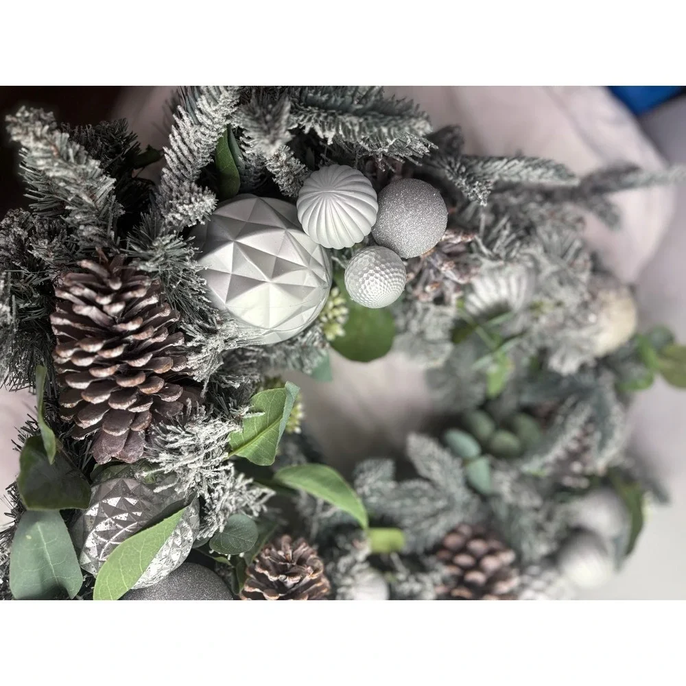 Large frosted decorated pre lit Artificial Christmas Wreath with Iridescent Orn
